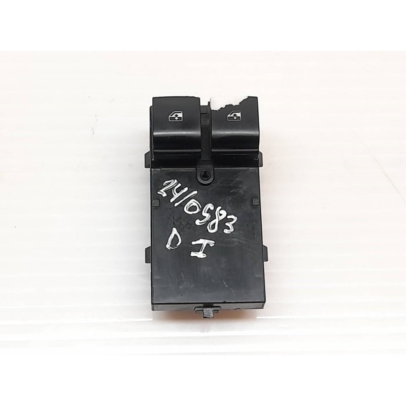 Recambio de mando elevalunas delantero izquierdo para opel insignia berlina essentia referencia OEM IAM 13305978  