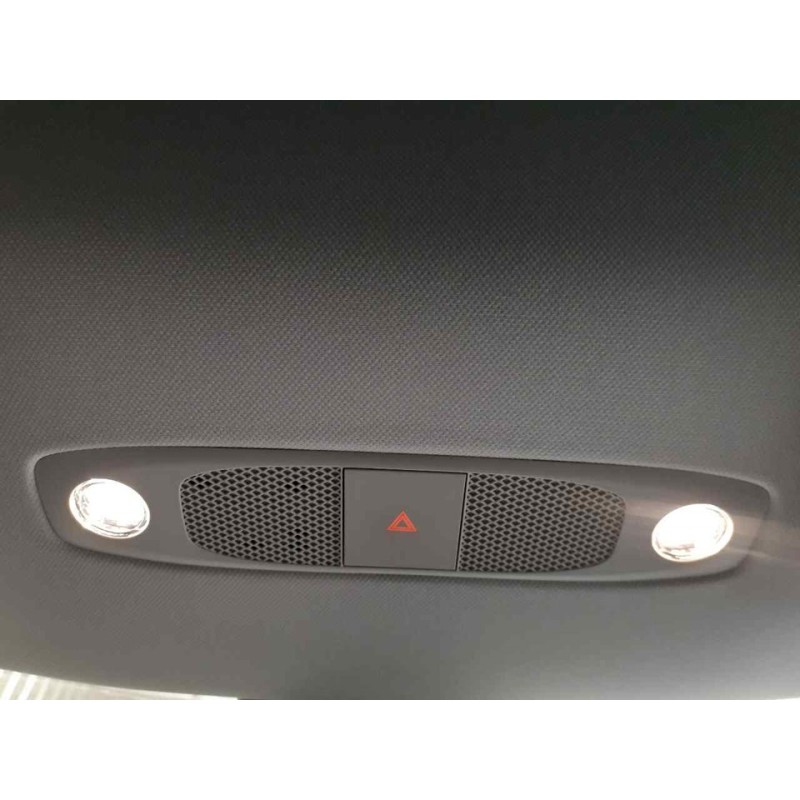 Recambio de luz interior para tesla model y gran autonomia dual awd referencia OEM IAM   