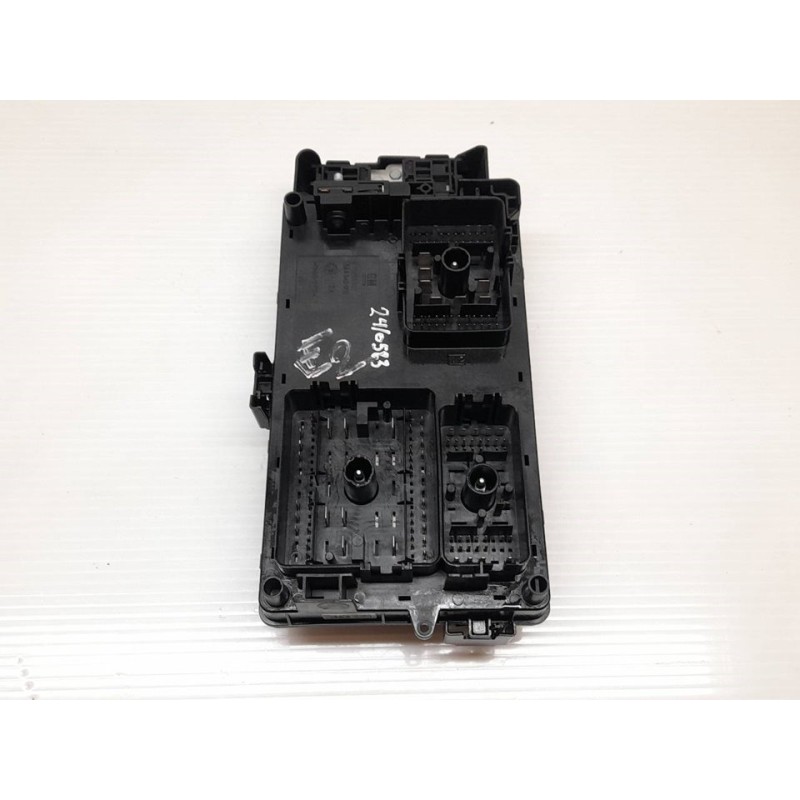Recambio de caja reles / fusibles para opel insignia berlina essentia referencia OEM IAM 544949969  