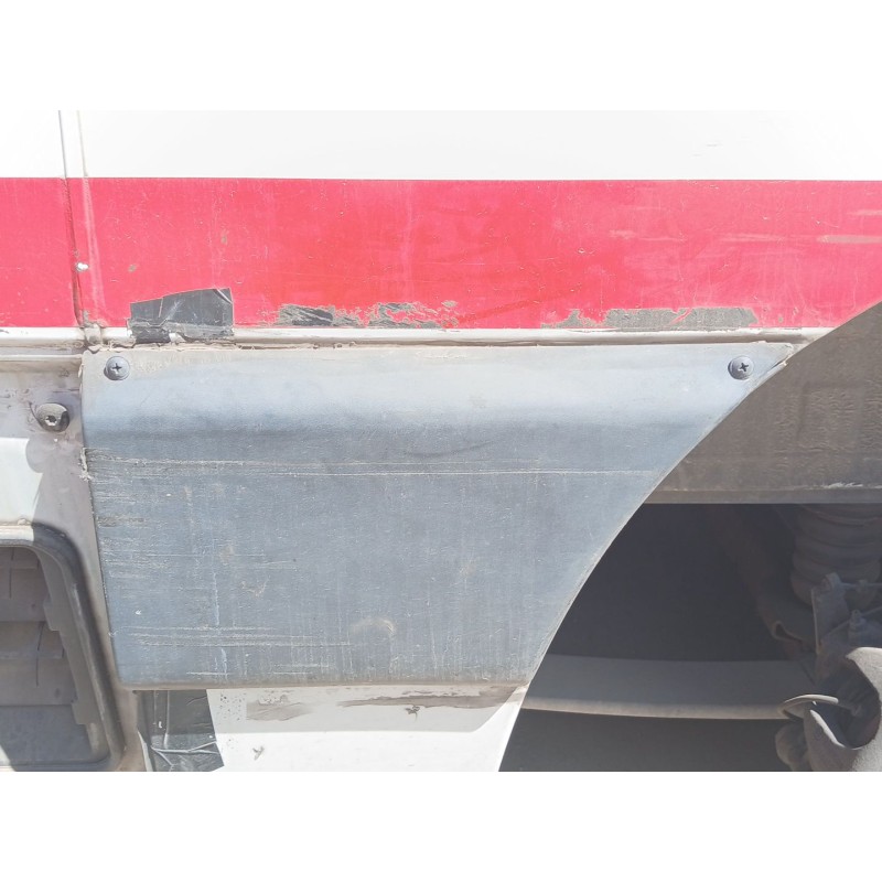 Recambio de moldura paragolpe trasera para renault master kombi l2h2 3,5t referencia OEM IAM   