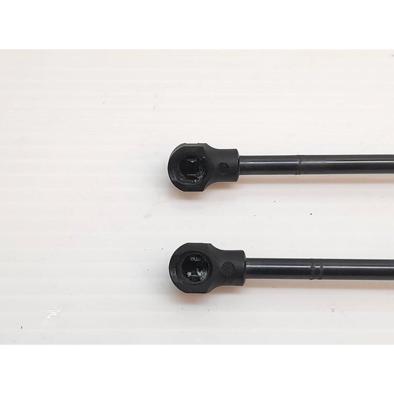 Recambio de amortiguadores maletero / porton para dacia sandero laureate referencia OEM IAM - Blanco 3