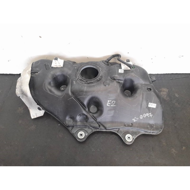 Recambio de deposito combustible para toyota camry (xv70) hybrid advance referencia OEM IAM 7711133180 7710033A00 