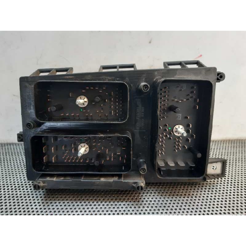 Recambio de caja reles / fusibles para opel astra gtc cosmo referencia OEM IAM 13205783 5DK00866828 - Gris 2