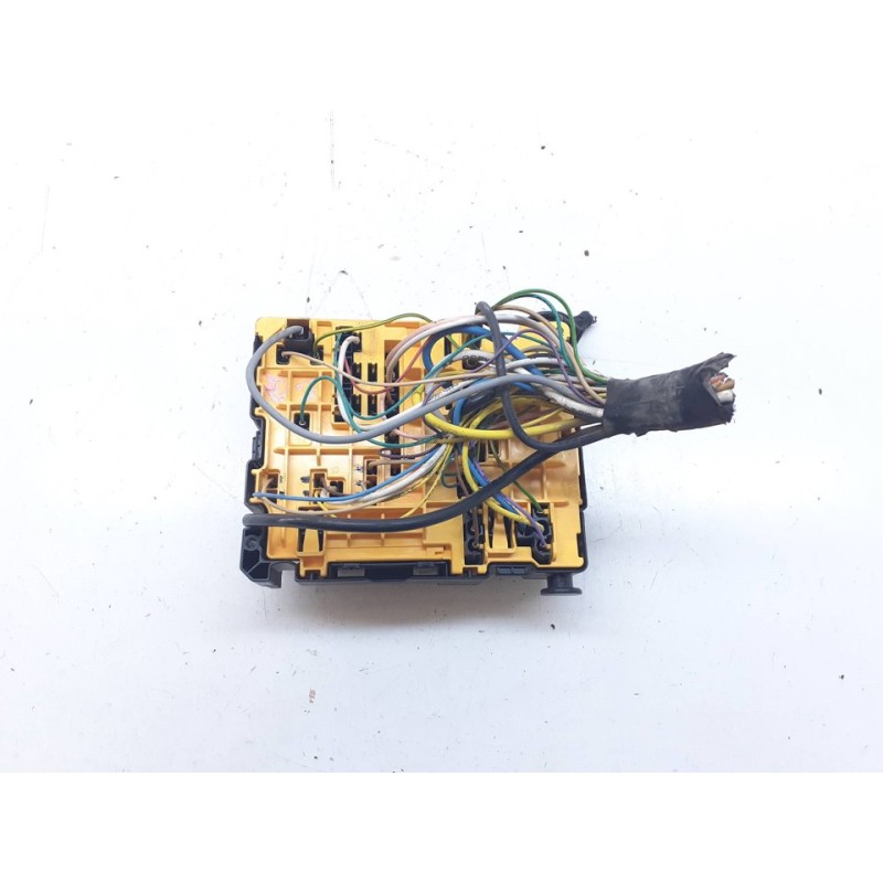 Recambio de caja reles / fusibles para peugeot 208 active referencia OEM IAM 9804846880 3