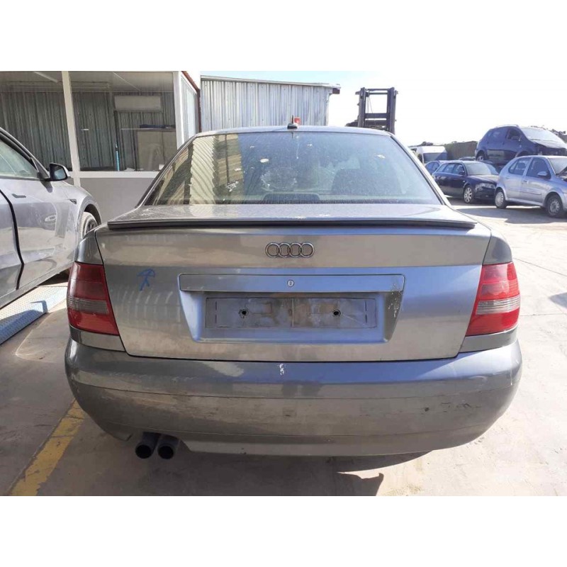 audi a4 berlina (b5) del año 2000