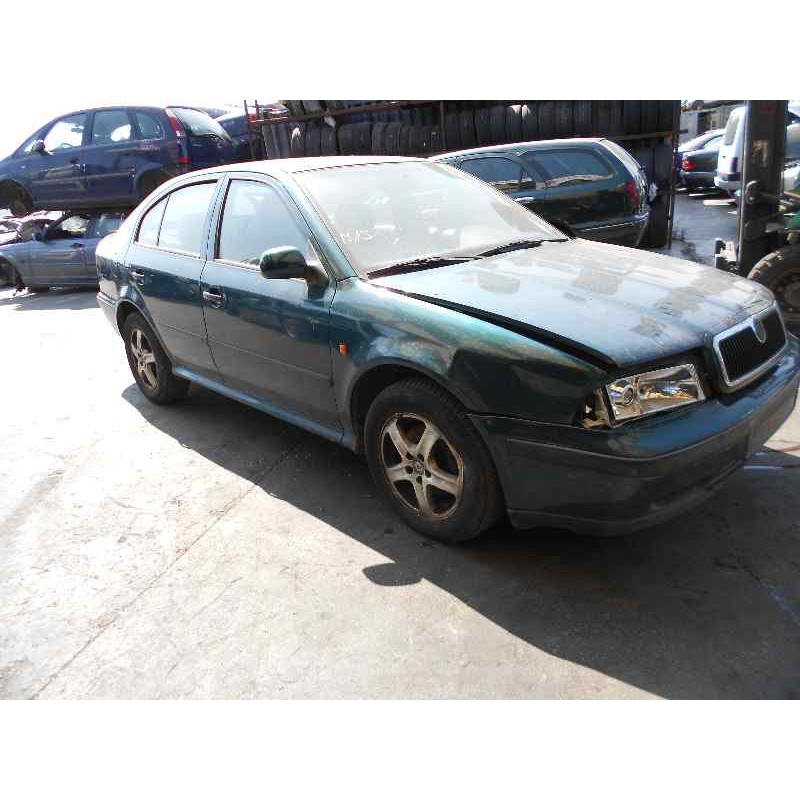 skoda octavia berlina (1u2) del año 1999