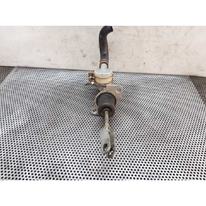 Recambio de bomba embrague para nissan cabstar e 3.0d referencia OEM IAM - Blanco 2