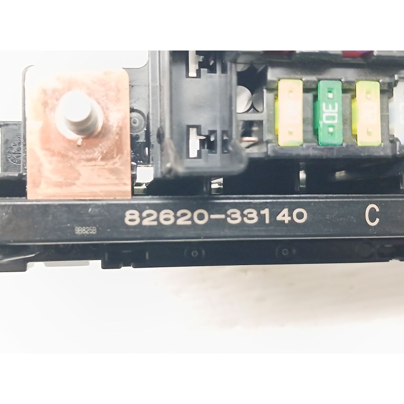 Recambio de caja reles / fusibles para toyota camry (xv70) hybrid advance referencia OEM IAM 8262033140C - Marrón 2