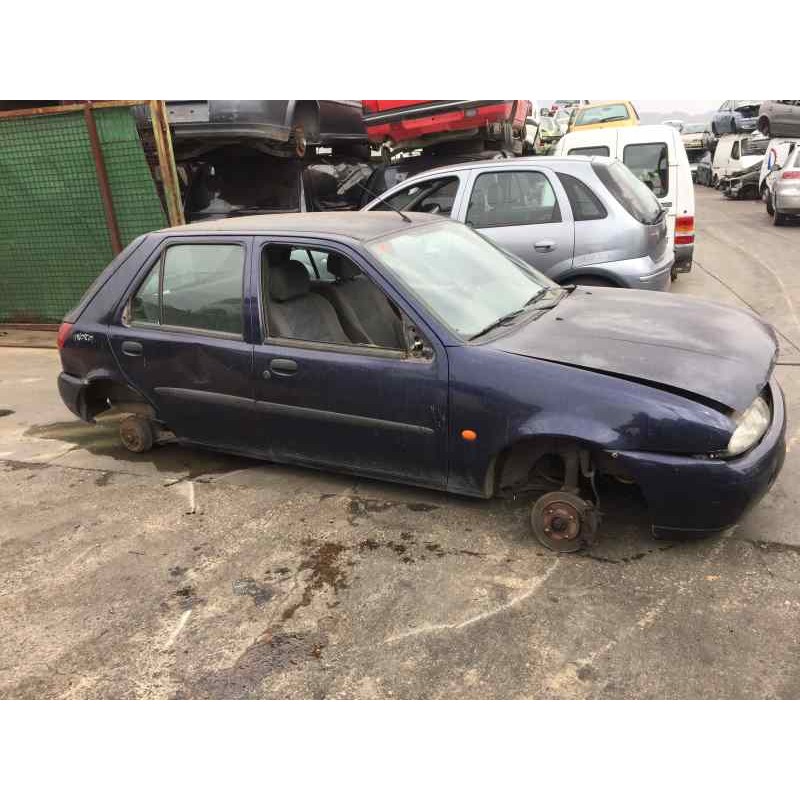 ford fiesta berlina del año 1998