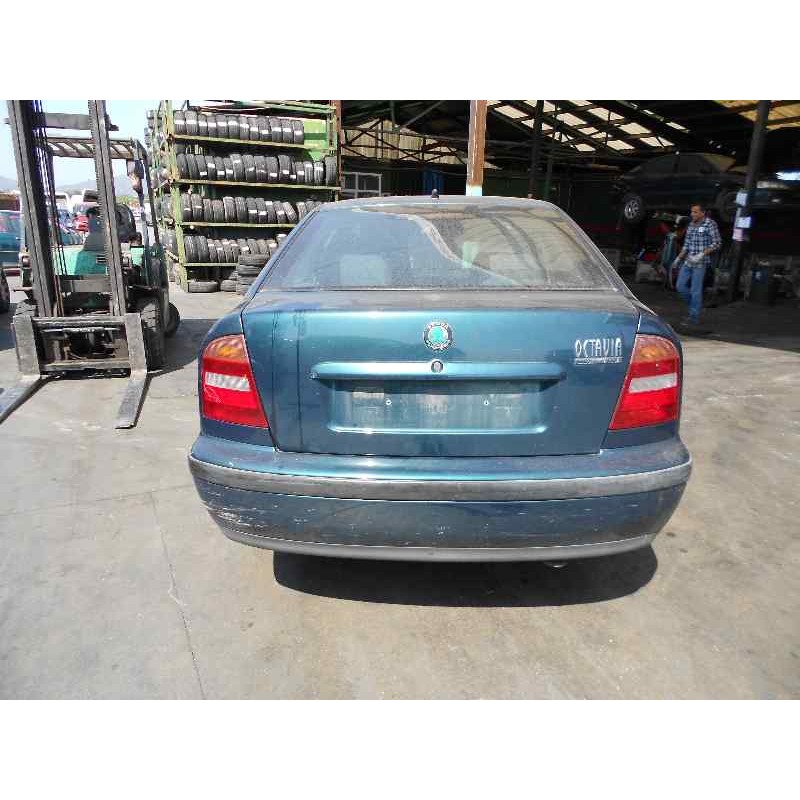 skoda octavia berlina (1u2) del año 1999