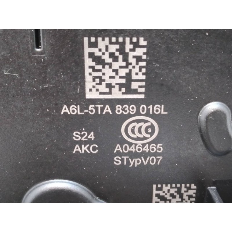 Recambio de cerradura puerta trasera derecha para skoda fabia ambition plus referencia OEM IAM A6L5TA839016L - Blanco 2
