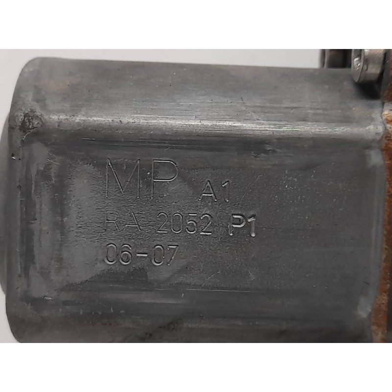 Recambio de elevalunas delantero derecho para mitsubishi colt berlina 5 (z30a) 1.1 inform (d) referencia OEM IAM RA2052P1 - Rojo 2