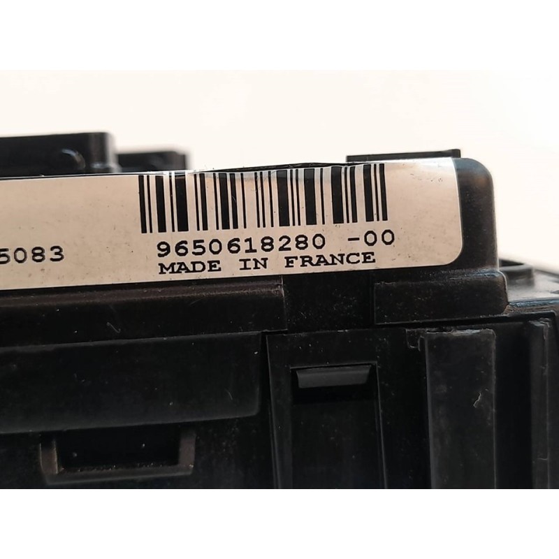 Recambio de caja reles / fusibles para citroën c3 1.4 hdi sx plus referencia OEM IAM 9650618280 3