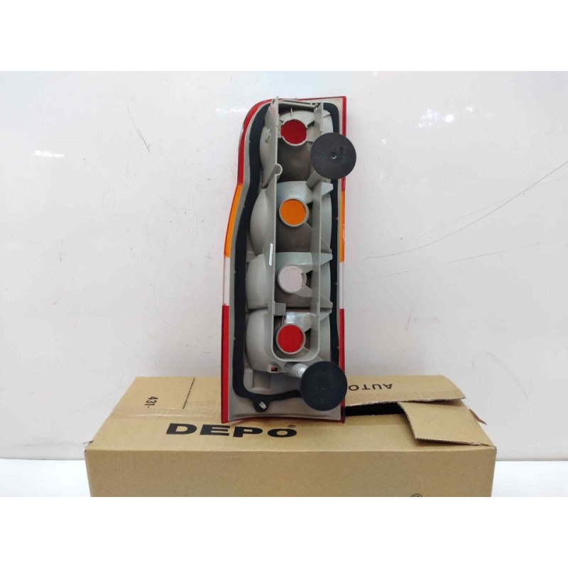 Recambio de piloto trasero derecho para ford transit mod. 2000 combi ft 260 2.0 corto referencia OEM IAM 16313332 3