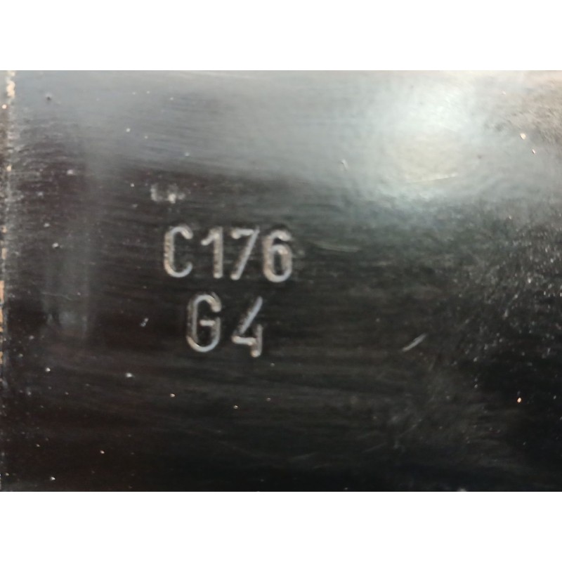 Recambio de panel frontal para ford ka (ru8) 1.2 referencia OEM IAM C176G4 - Rojo 2