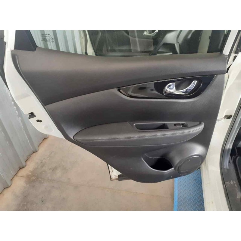 Recambio de guarnecido puerta trasera izquierda para nissan qashqai (j11) 360 referencia OEM IAM   