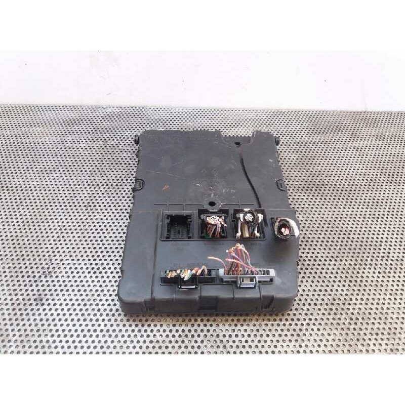 Recambio de caja reles / fusibles para renault scenic ii luxe privilege referencia OEM IAM 8200309690 S118400220D 