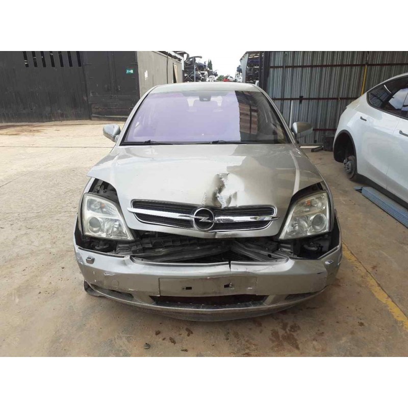opel vectra c berlina del año 2004