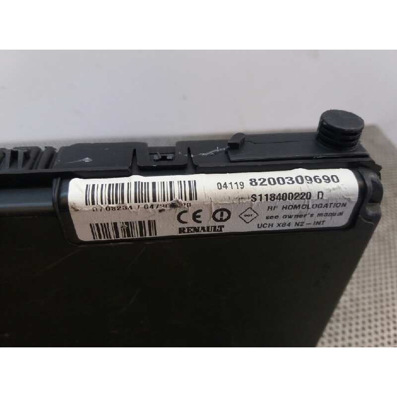 Recambio de caja reles / fusibles para renault scenic ii luxe privilege referencia OEM IAM 8200309690 S118400220D - Gris 4