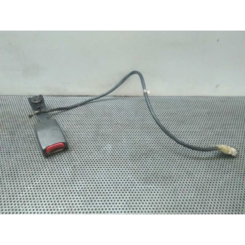 Recambio de enganche cinturon delantero izquierdo para kia sephia ll básico referencia OEM IAM   