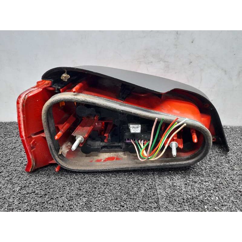 Recambio de piloto trasero derecho para peugeot 106 (s2) max referencia OEM IAM - Blanco 2
