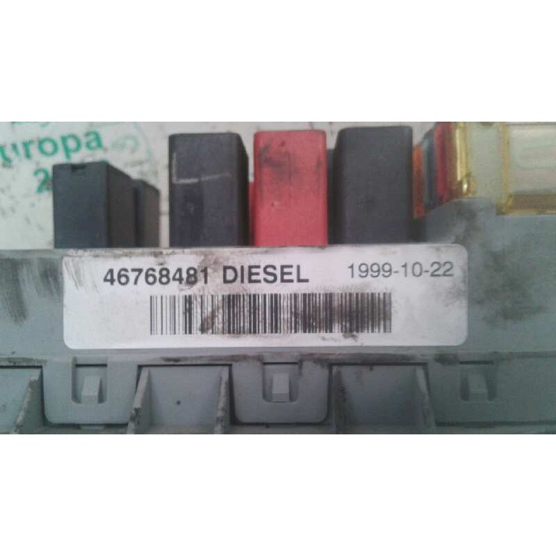 Recambio de caja reles / fusibles para fiat punto berlina (188) 1.9 diesel eco referencia OEM IAM 46768481 2