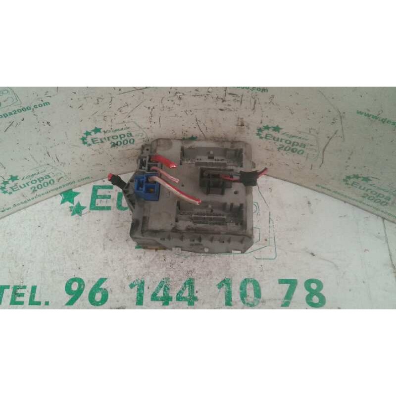Recambio de caja reles / fusibles para fiat punto berlina (188) 1.9 diesel eco referencia OEM IAM 46768481 3