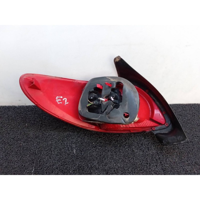 Recambio de piloto trasero derecho para peugeot 206+ básico referencia OEM IAM 9685618180 - Blanco 3