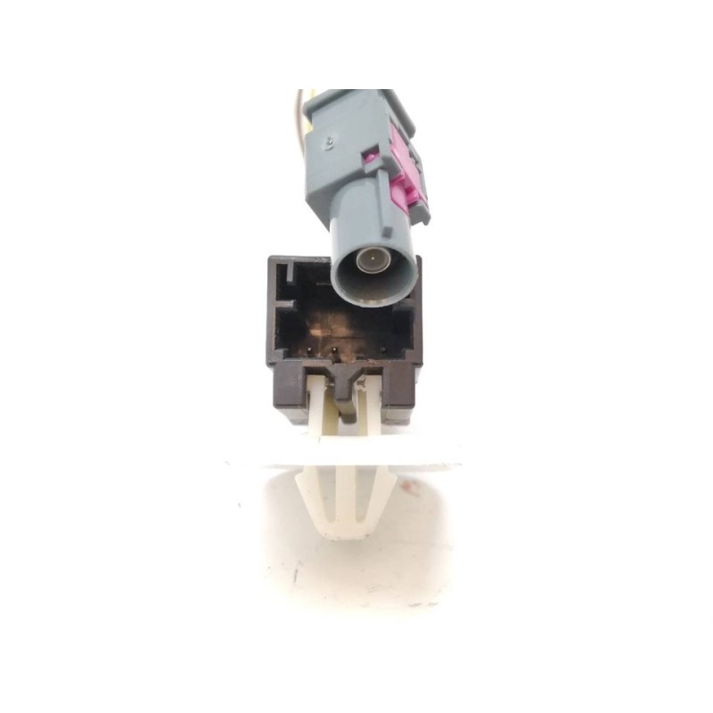 Recambio de maneta exterior porton para skoda fabia ambition plus referencia OEM IAM 6V0827566G - Blanco 4