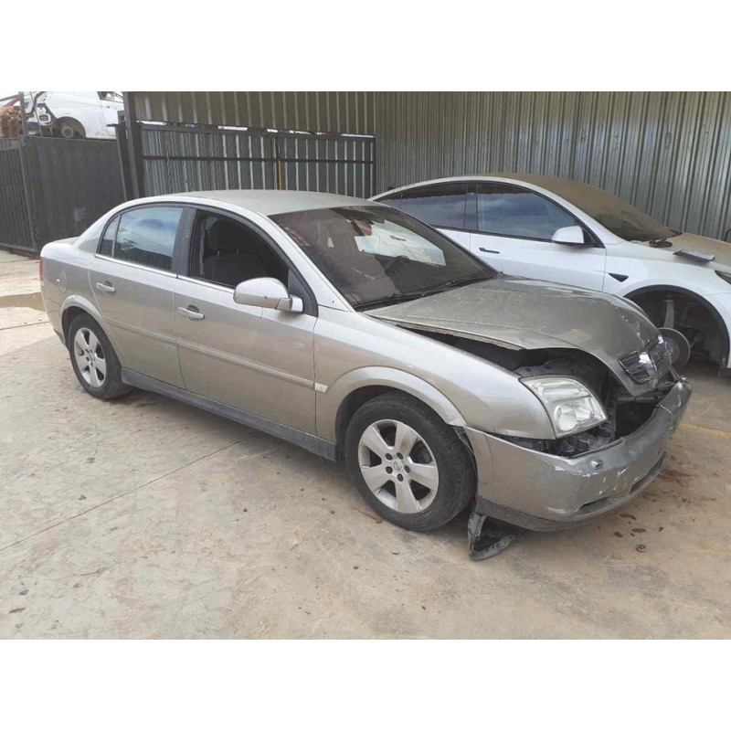 opel vectra c berlina del año 2004