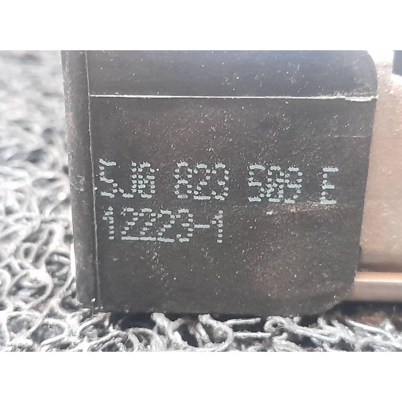 Recambio de cerradura capo para skoda fabia (5j2 ) ambition referencia OEM IAM 5J0823509E 3