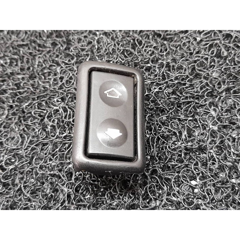 Recambio de mando elevalunas delantero izquierdo para bmw serie 3 touring (e36) 318tds referencia OEM IAM 8368941  