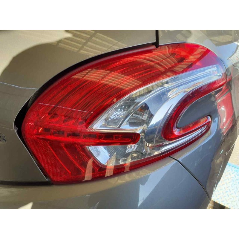 Recambio de piloto trasero derecho para peugeot 208 active referencia OEM IAM   