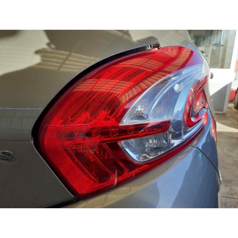 Recambio de piloto trasero derecho para peugeot 208 active referencia OEM IAM 2