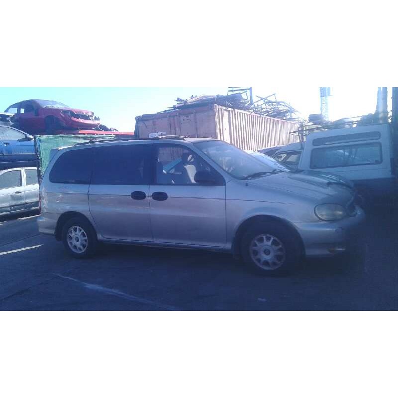 kia carnival del año 2005