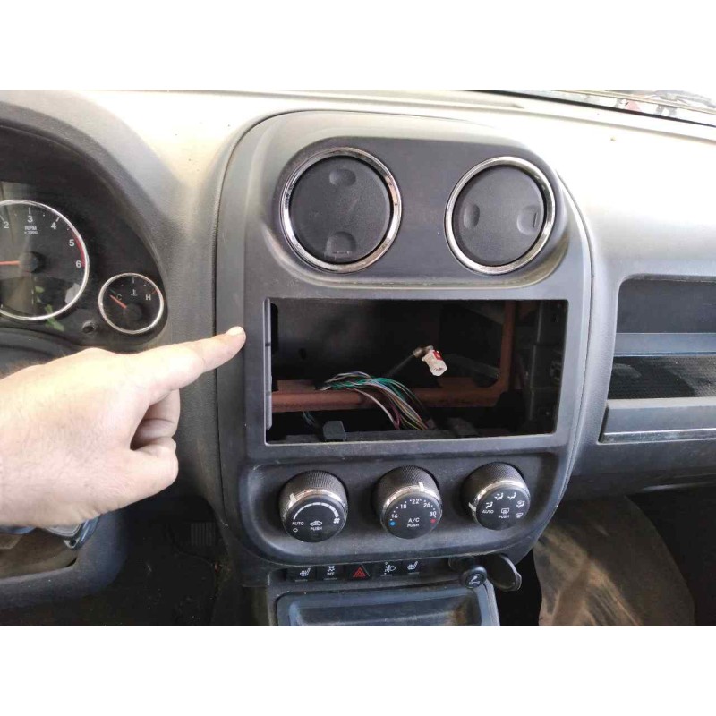 Recambio de consola central para chrysler jeep compass limited plus 4x2 referencia OEM IAM   