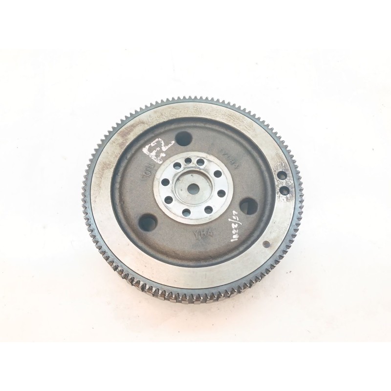 Recambio de volante motor para kia sportage gt line 2wd referencia OEM IAM YH4 - Blanco 3