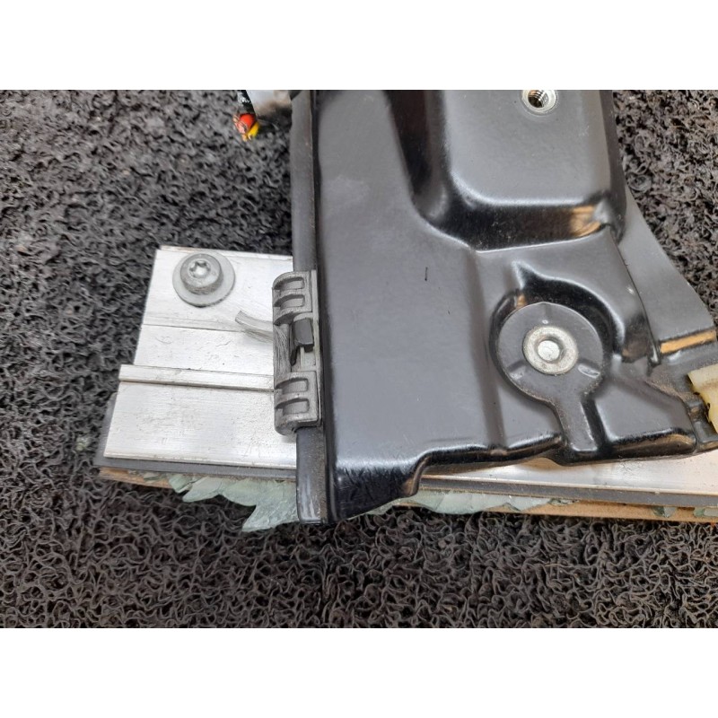 Recambio de elevalunas delantero derecho para opel astra twin top cosmo referencia OEM IAM - Blanco 2