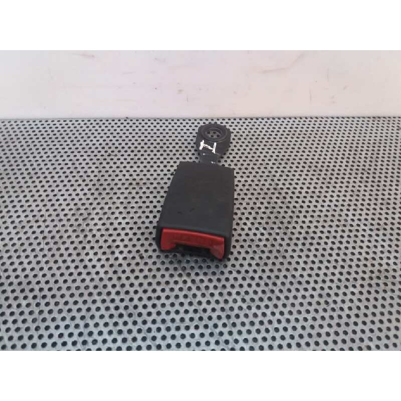 Recambio de enganche cinturon delantero izquierdo para citroën c2 1.1 referencia OEM IAM   