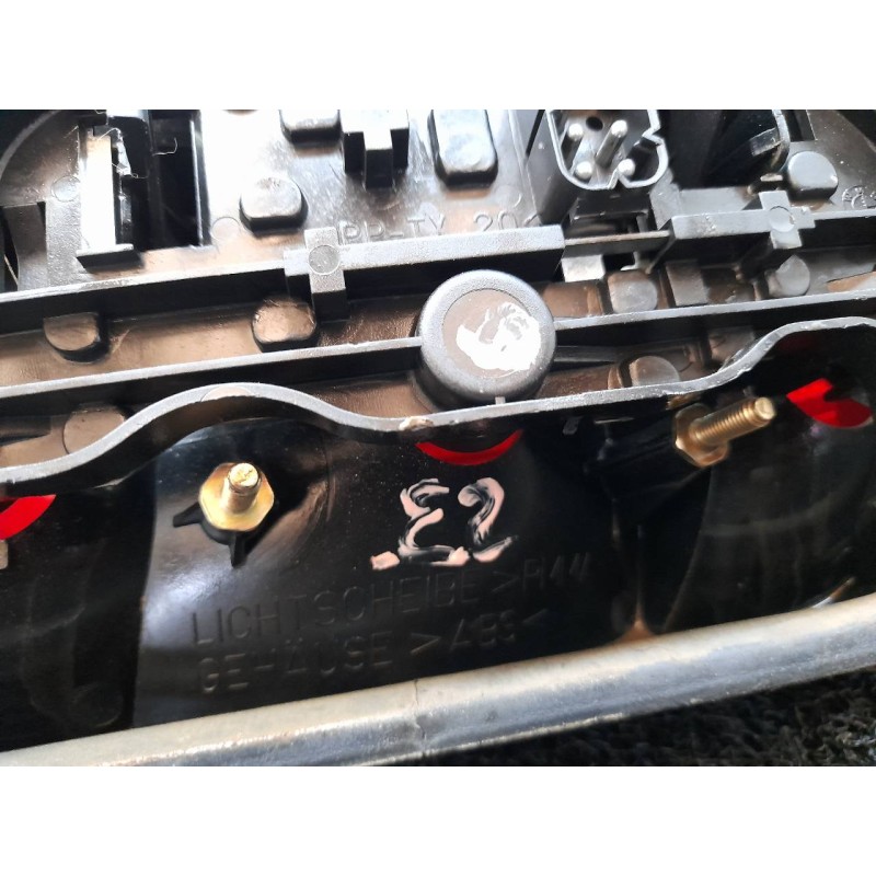 Recambio de piloto trasero izquierdo para bmw serie 3 touring (e36) 318tds referencia OEM IAM - Gris 2