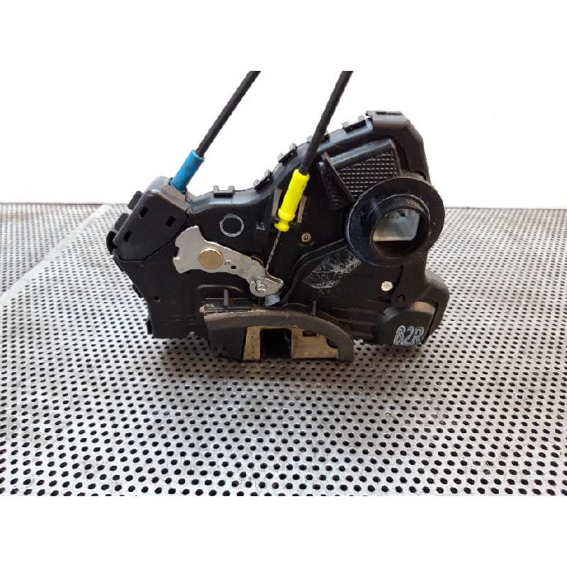 Recambio de cerradura puerta delantera derecha para toyota avensis wagon (t25) 2.0 d-4d executive referencia OEM IAM   