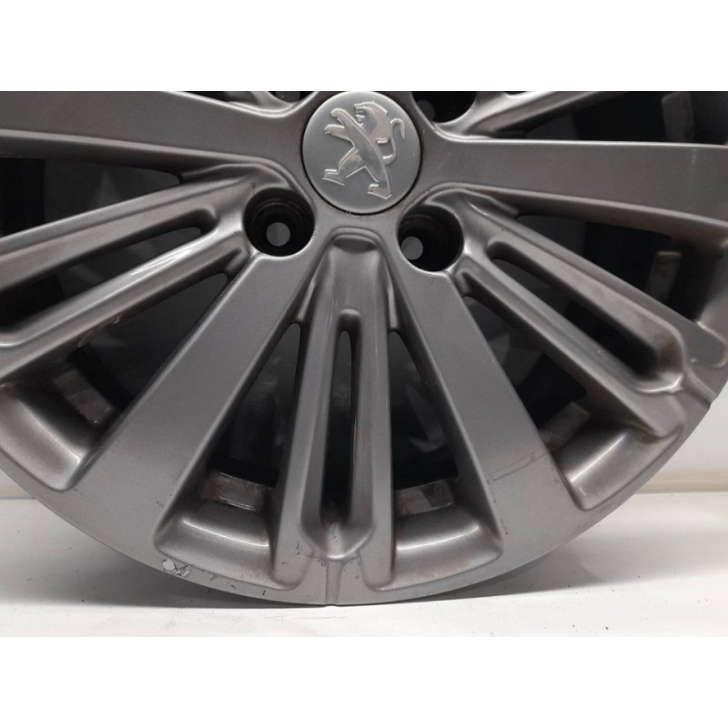 Recambio de llanta para peugeot 208 style referencia OEM IAM 9808137577 2