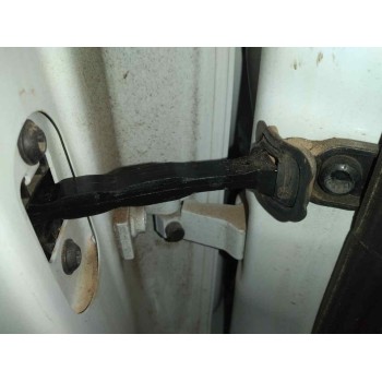 RETENEDOR PUERTA TRASERA IZQUIERDA 