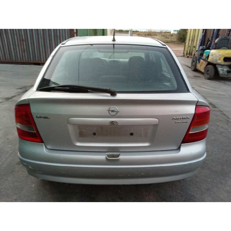 opel astra g berlina del año 2001