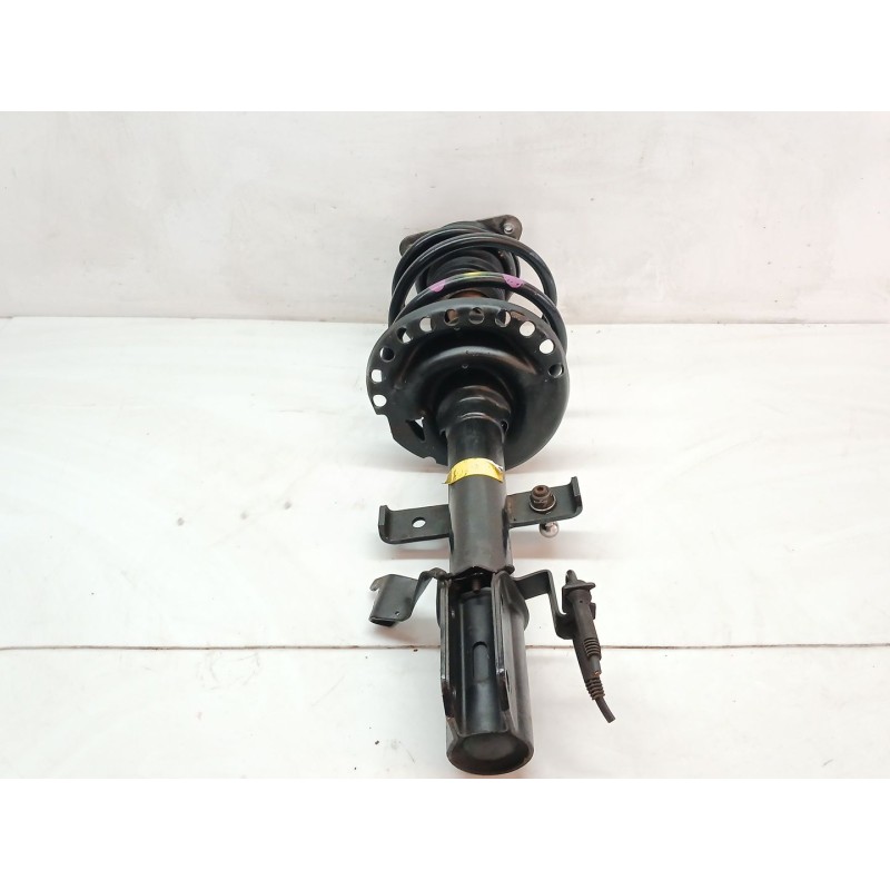Recambio de amortiguador delantero izquierdo para renault captur limited referencia OEM IAM 543020638R  