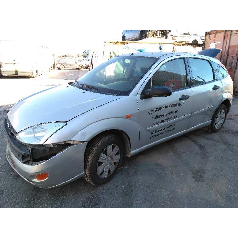 ford focus berlina (cak) del año 2000