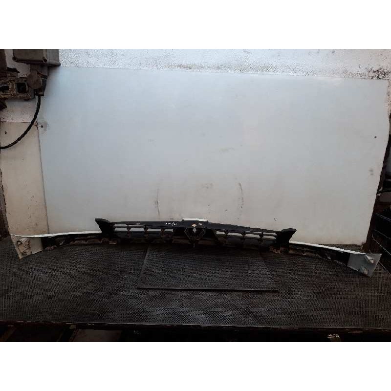 Recambio de rejilla delantera para renault kangoo (f/kc0) alize referencia OEM IAM - Blanco 2