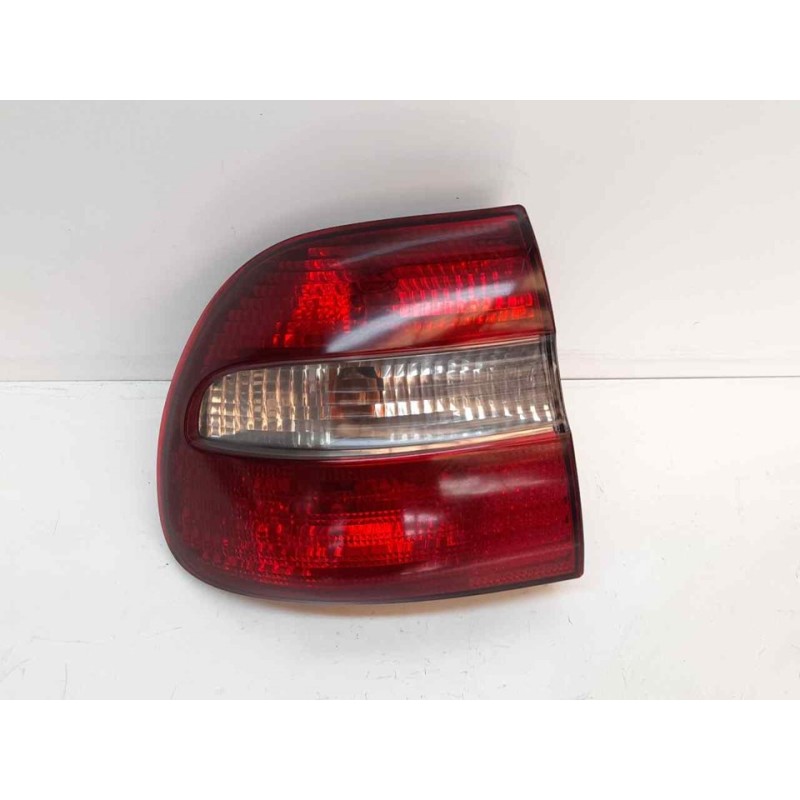 Recambio de piloto trasero izquierdo para volvo v40 familiar 1.9 d+ evolution referencia OEM IAM   