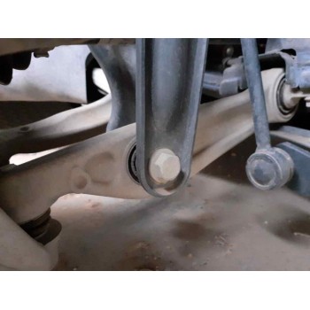 BRAZO SUSPENSION INFERIOR DELANTERO DERECHO 