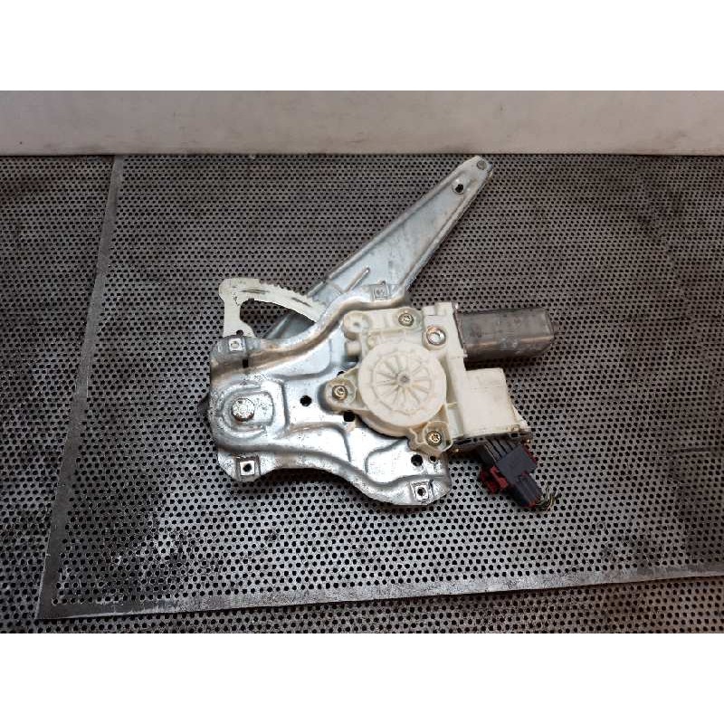 Recambio de elevalunas trasero derecho para toyota avensis wagon (t25) 2.0 d-4d executive referencia OEM IAM - Gris 2